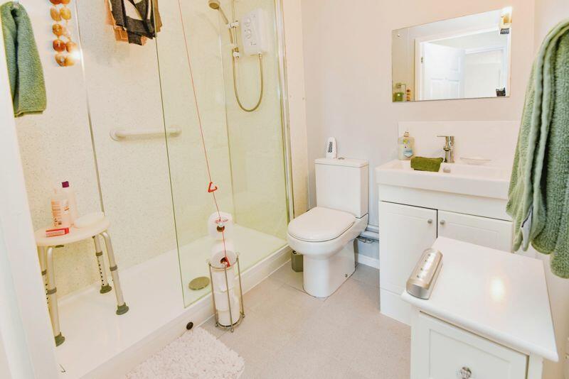 SHOWER ROOM