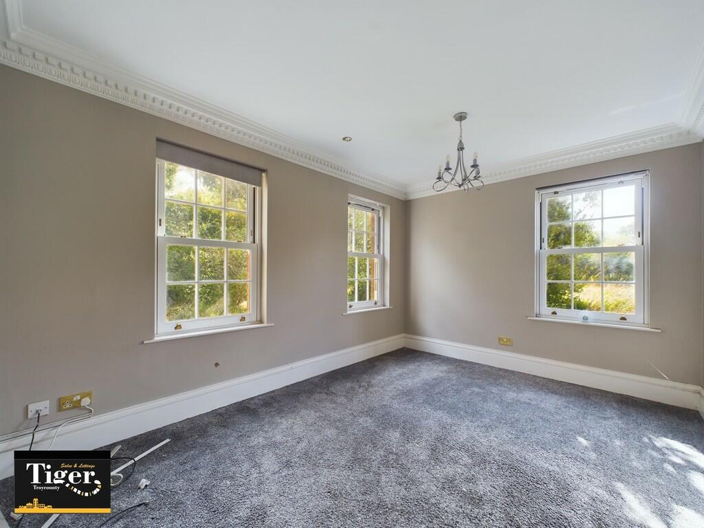 CAM02176G0-PR0329...