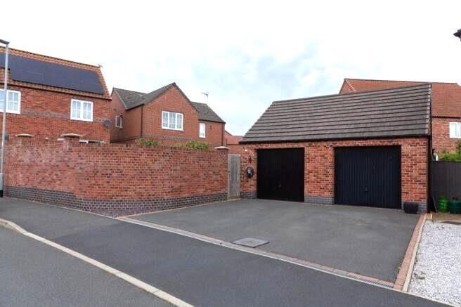 Garage &amp; Driveway.jpeg