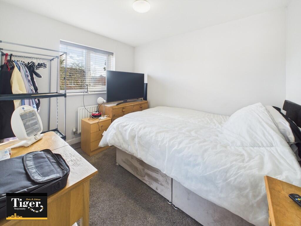 CAM02176G0-PR0495...