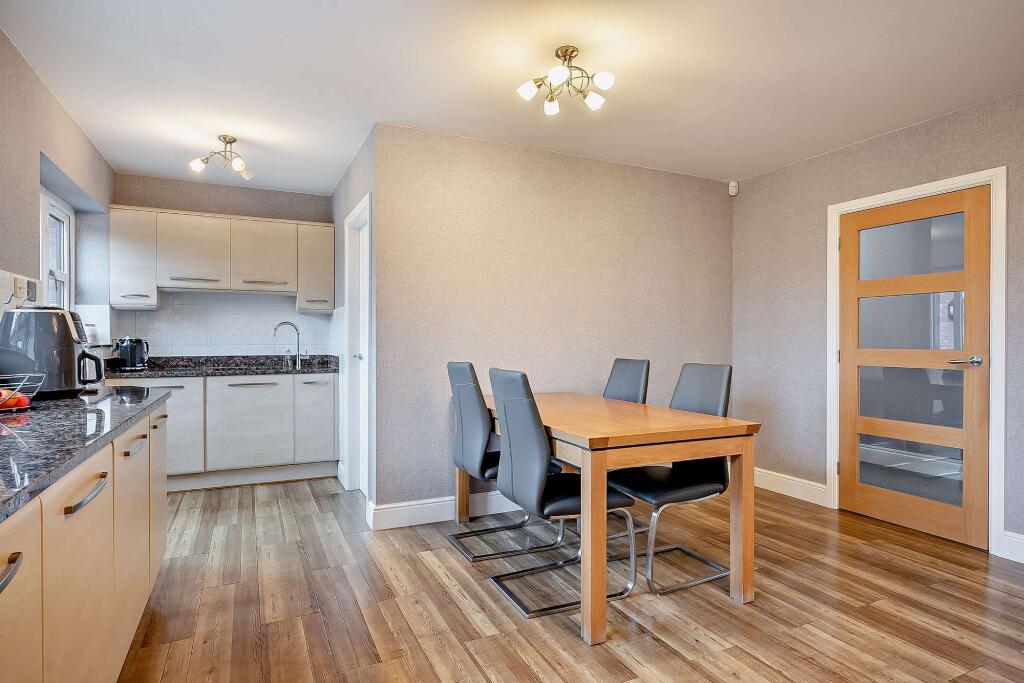 Kitchen/Breakfast Room