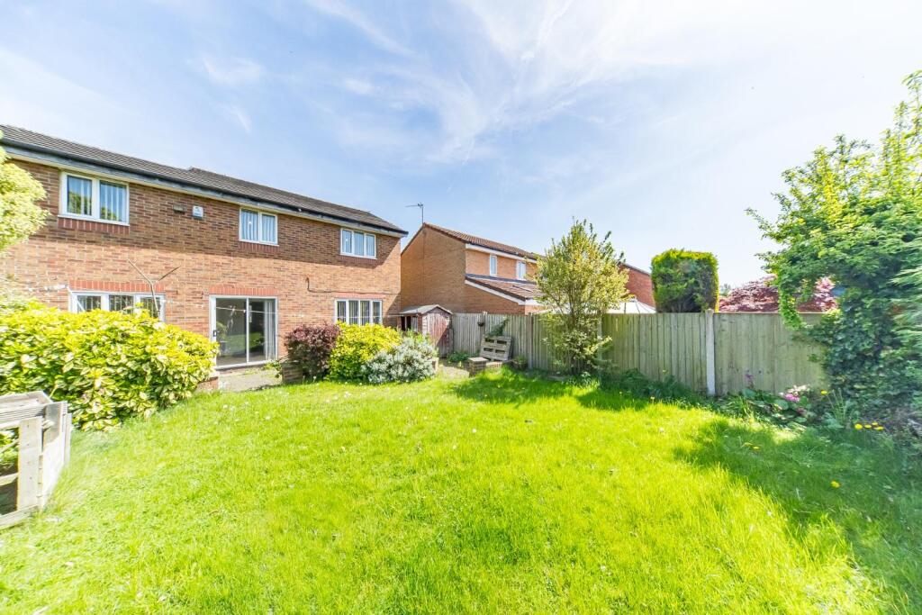 26 Lloyd Road garden 2.jpg