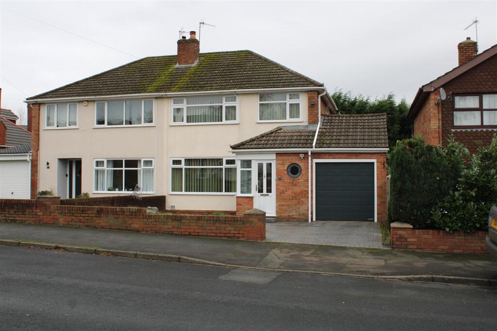 Meriden Avenue Wollaston 1.jpg