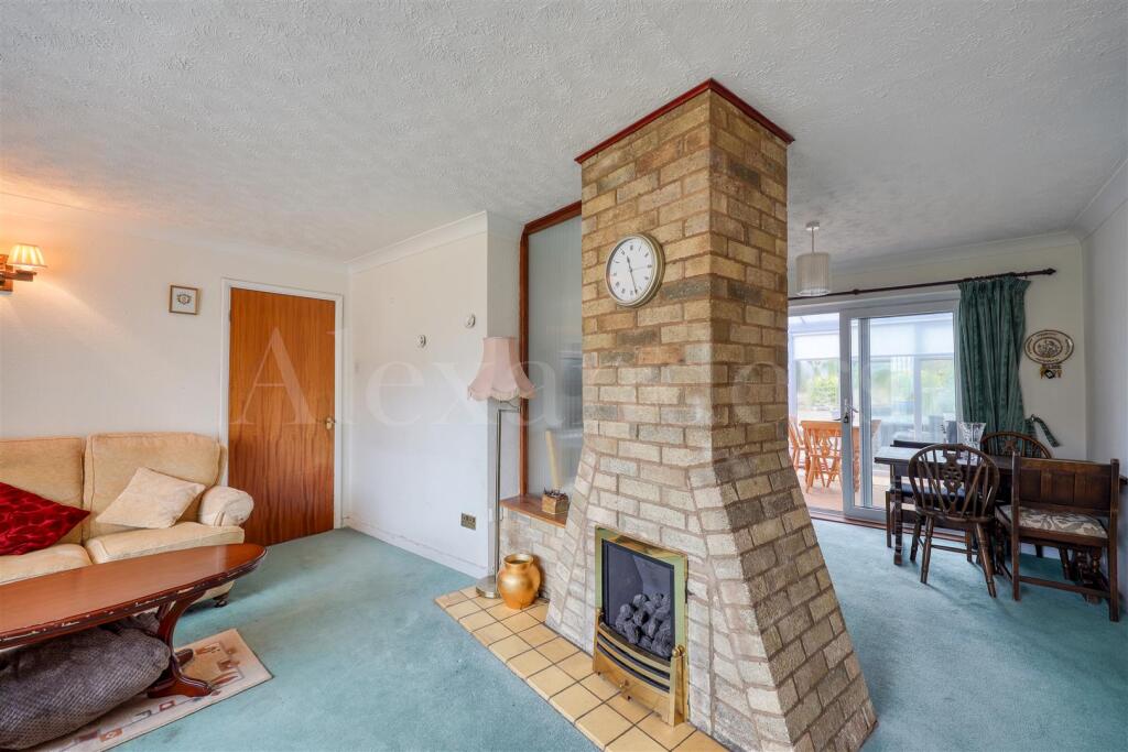 Sitting/Dining Room