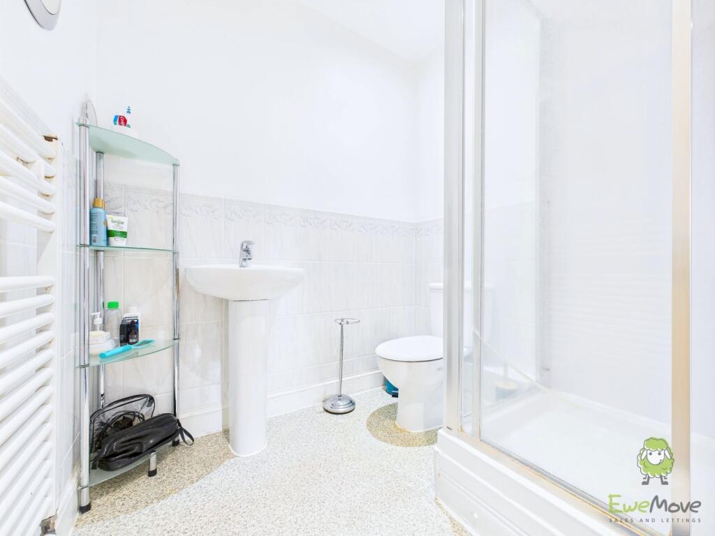 CAM01543G0-PR0144-STILL029