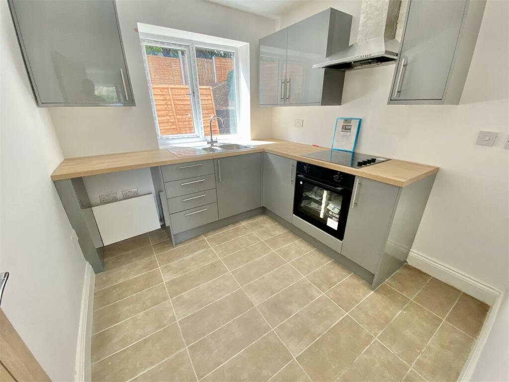 EXCAMPLE KITCHEN