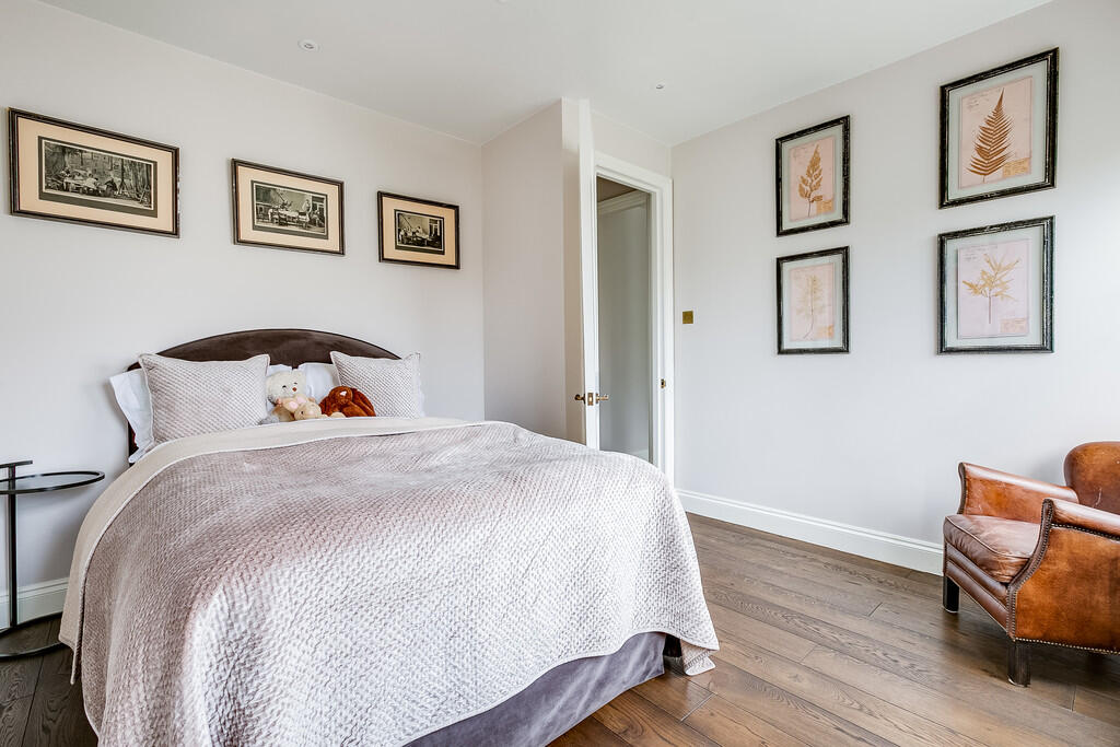 Warwick Square 9,...