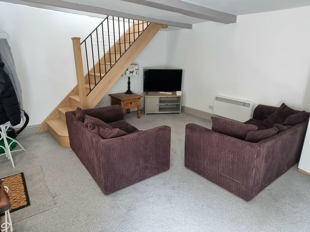 LOUNGE AREA