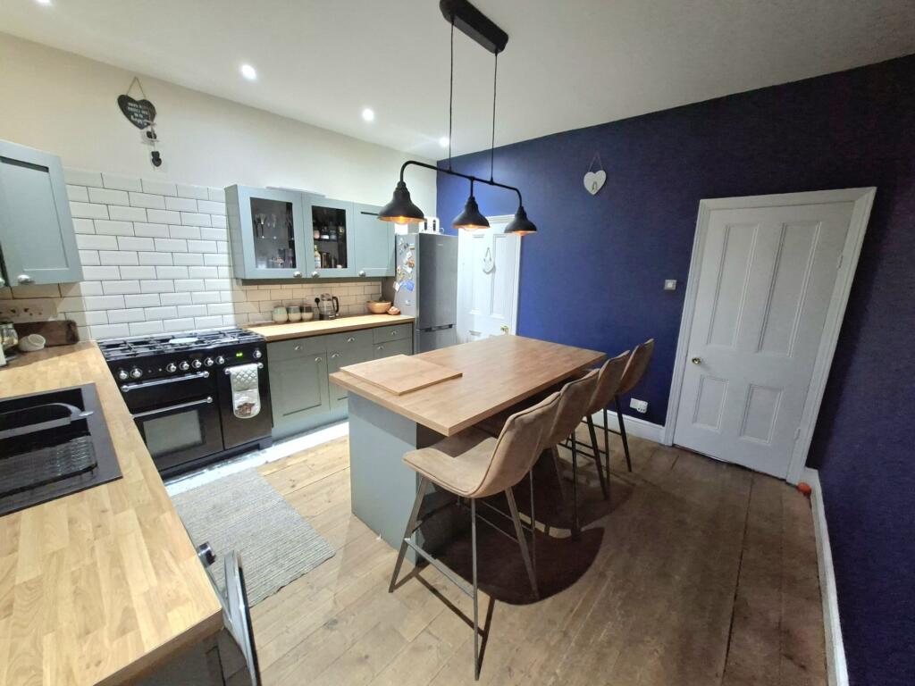 KITCHEN/BREAKFAST ROOM