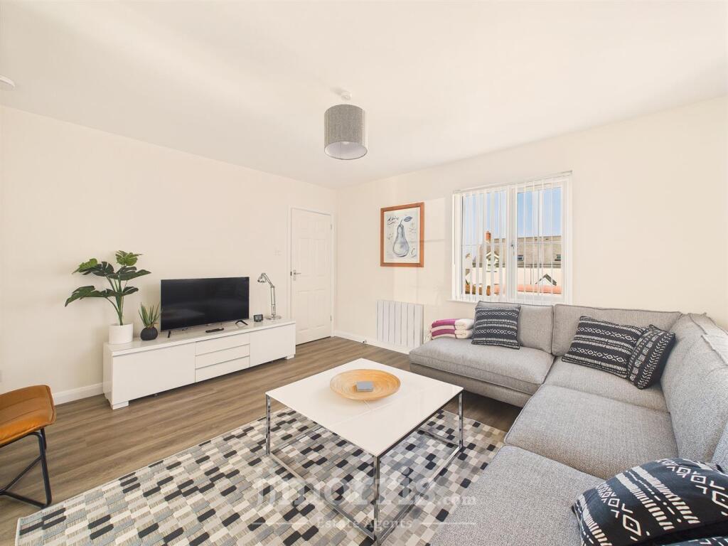 Lounge Area (Open Plan)