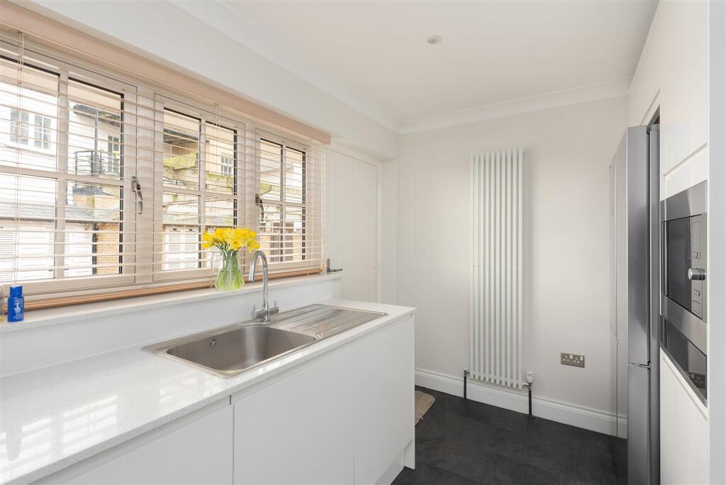 The Slipway, Sea Wall, Whitstable