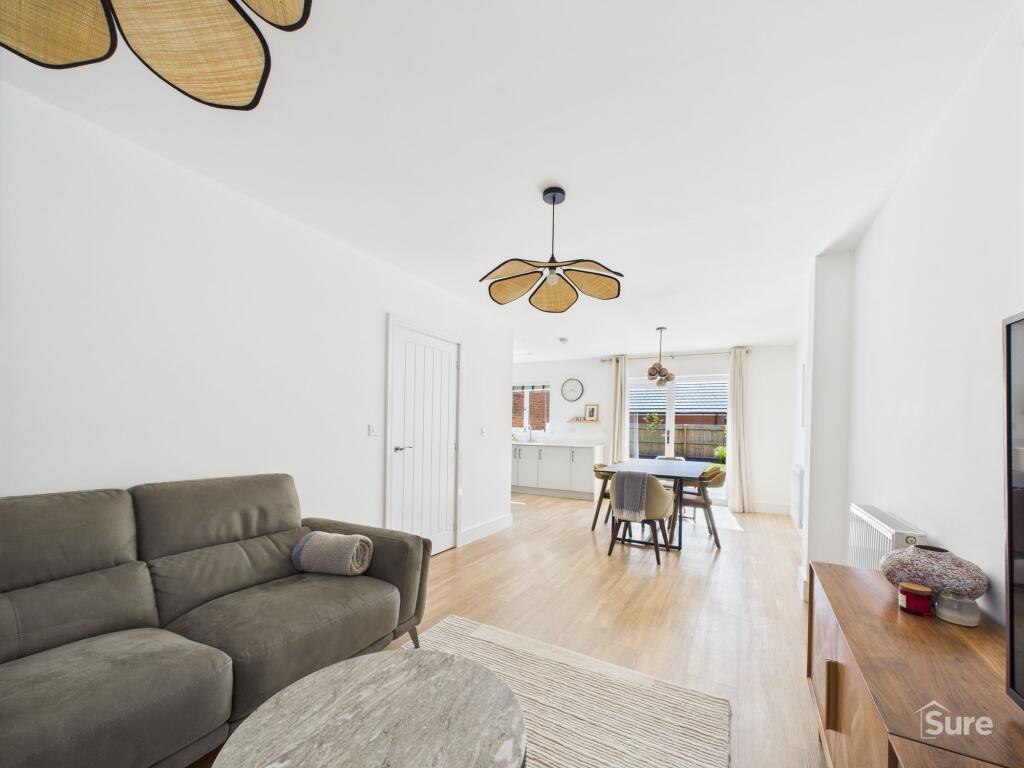 Lounge and Dining Area