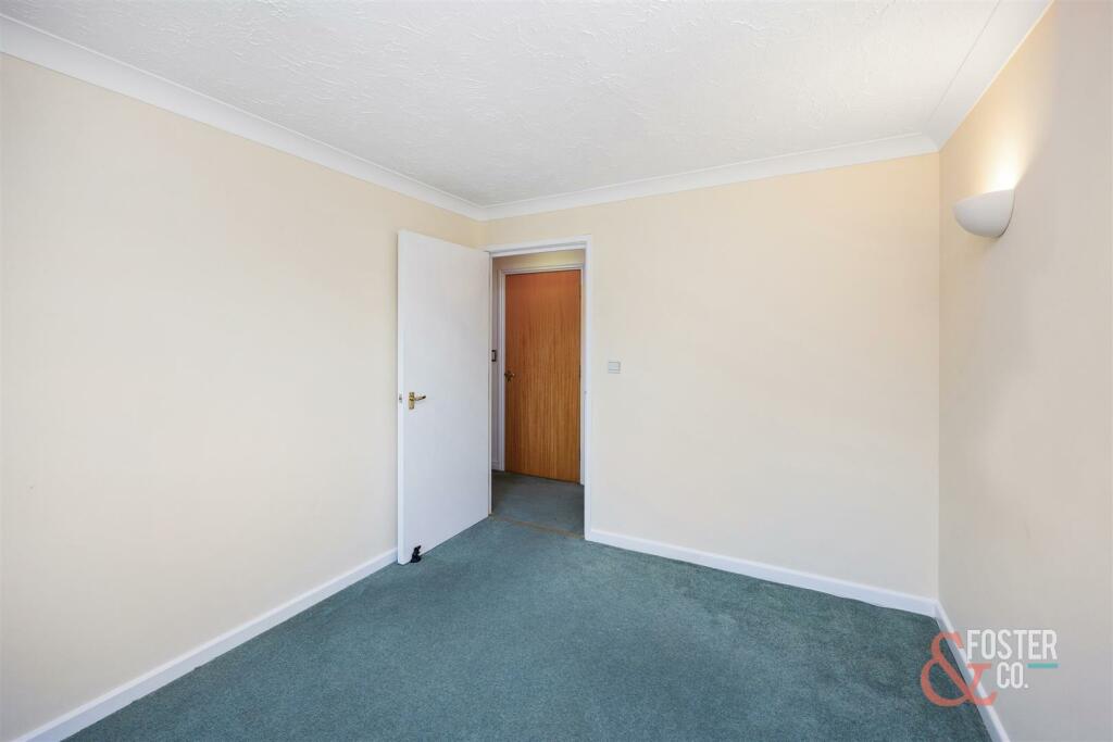 Amber Court_29_002.jpg