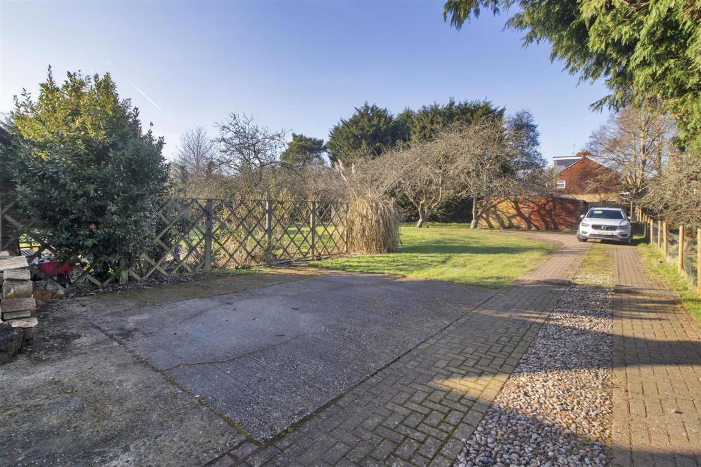 Driveway Parking &amp; Garaging.jpg
