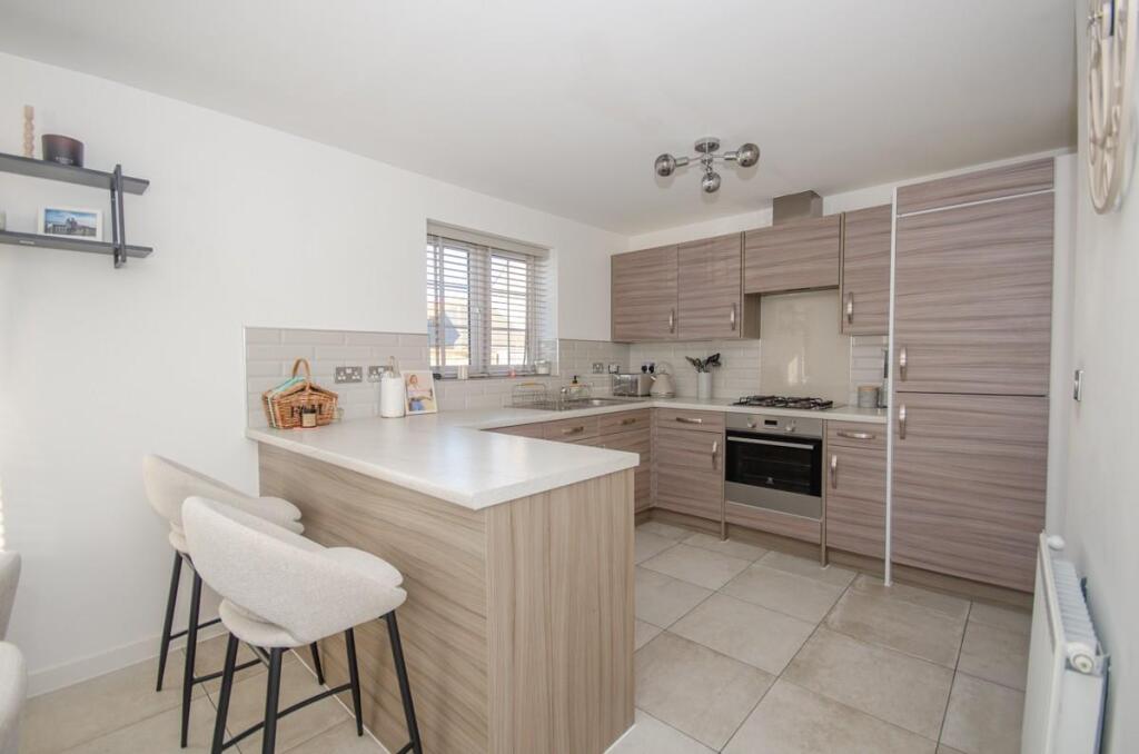 Kitchen pic 2.jpg