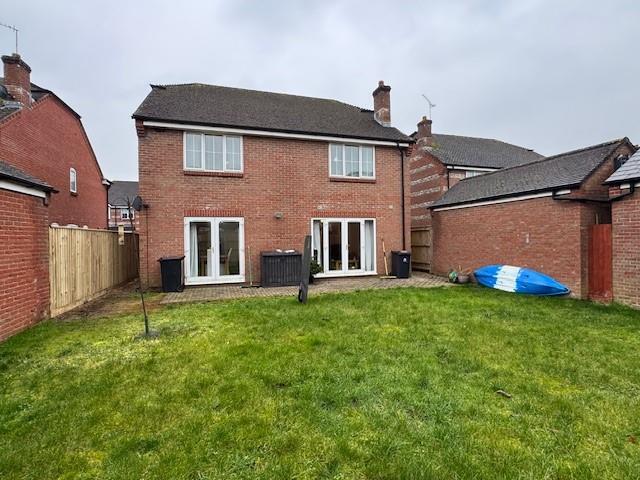43 Railway Rear Garden.jpg