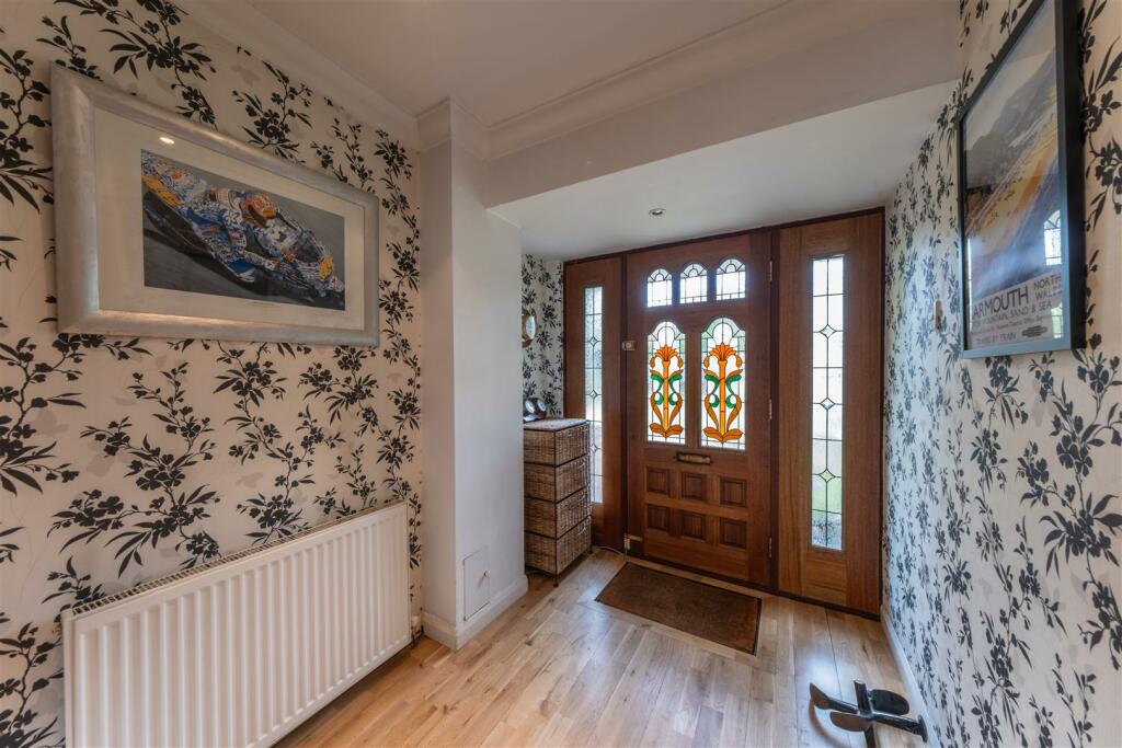 10 Meadow Close-016.jpg