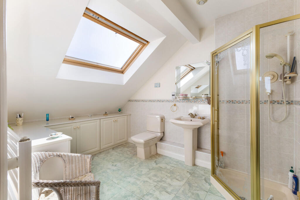 En Suite Shower Room