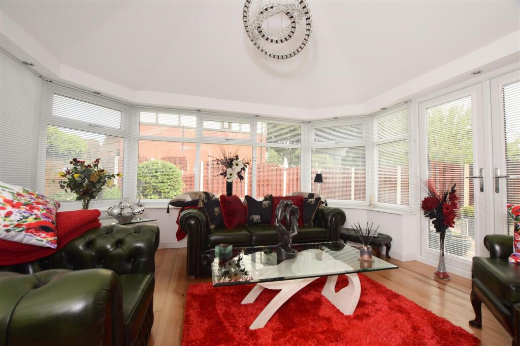 GARDEN ROOM