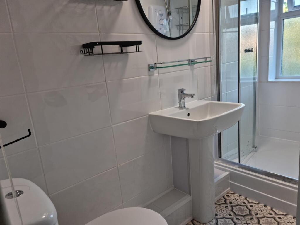 shower room3.jpg