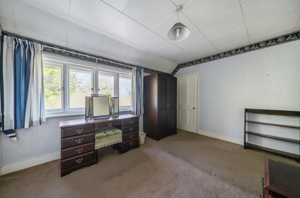 1369290-5-68fb6f8...