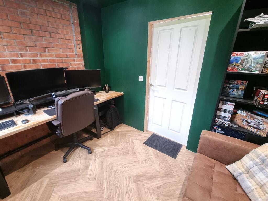 Office 2.jpg