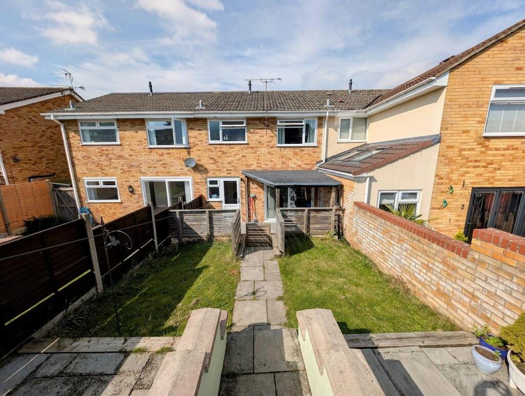 17 badgeworth rear garden 4.jpg