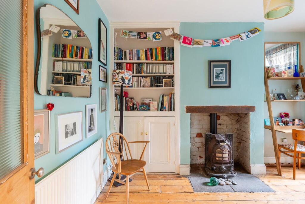1C1R3WH - Dining Room D.jpg