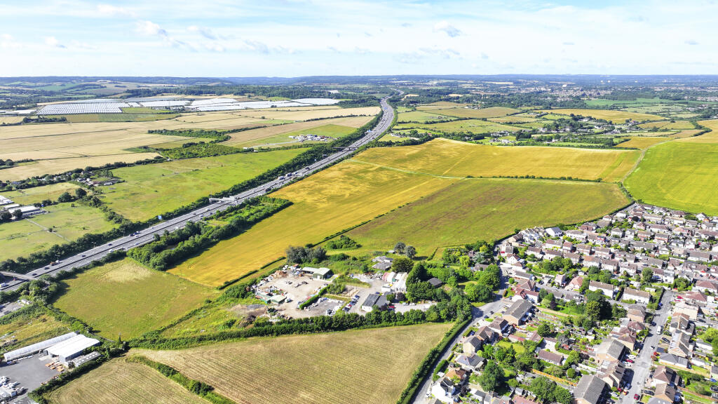 Barn End Farm, Dartford, DA2 7QA (5&amp;6) NB 16
