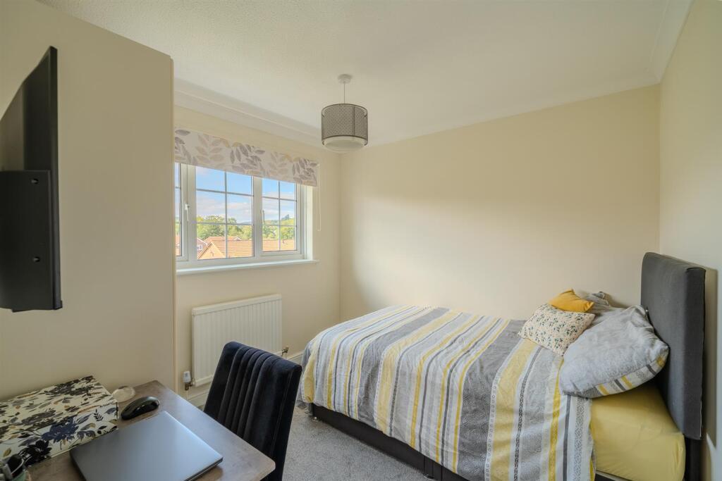 21 Pine Tree Road-4.jpg