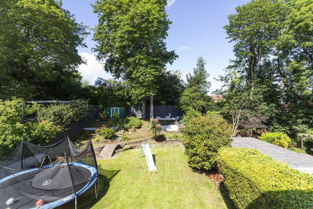 Bramleys Estate Agents - Cheviot Way - Mirfield (3