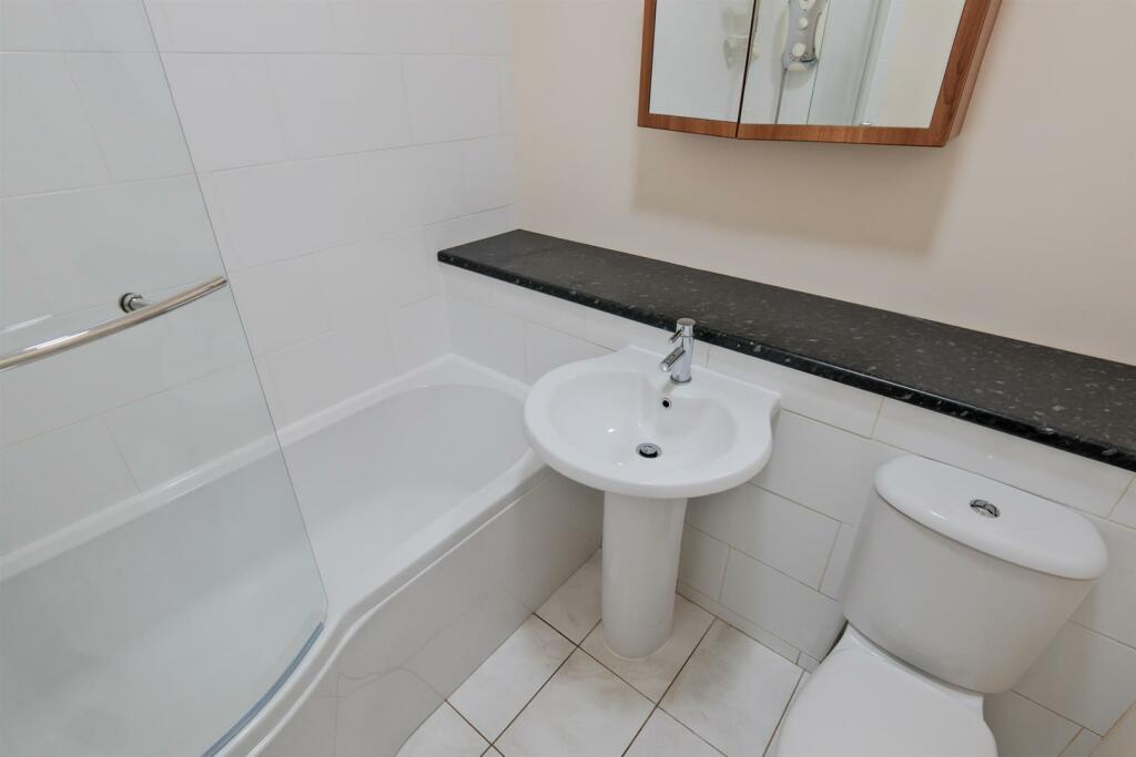 014-8 Croft Road, Larkhall ML9 1BH.jpg