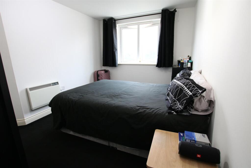 Bedroom 1.2.JPG
