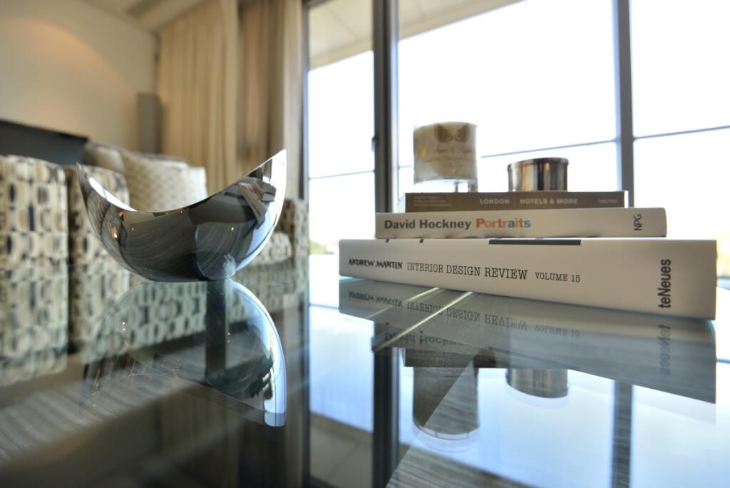 805-THE-KNIGHTSBR...