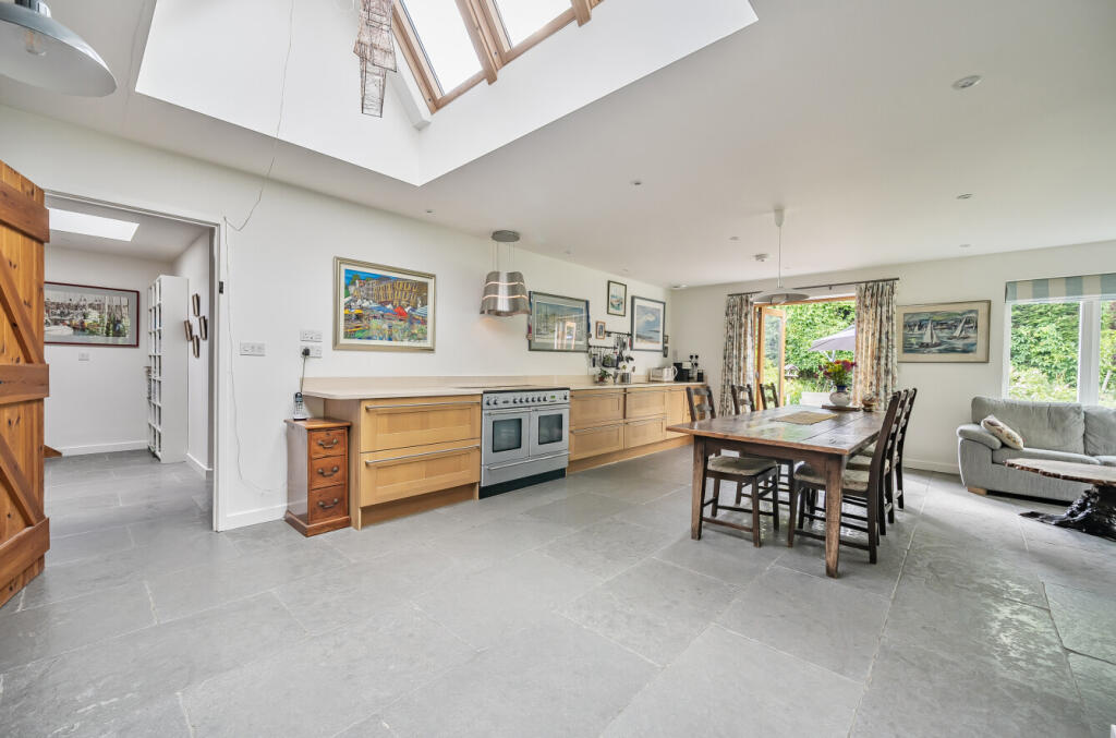 1296151-39-682f69...