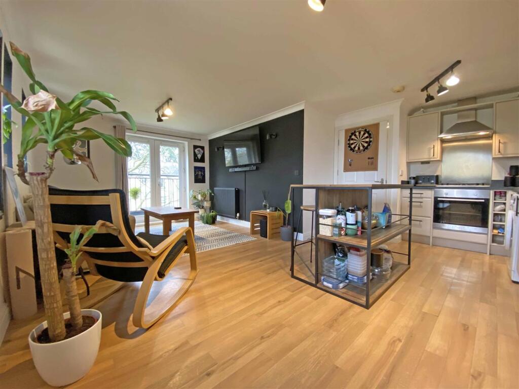 Echo Crescent 84 - Open Plan Living Room.jpg