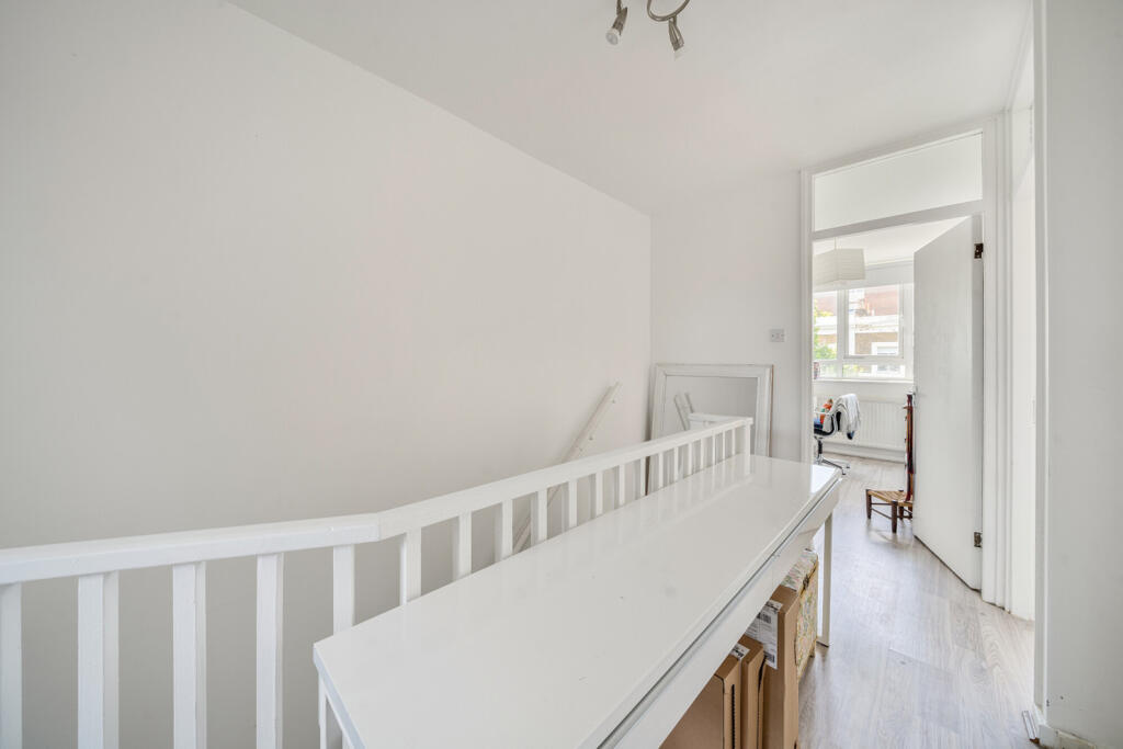 1325762-4-687a251...