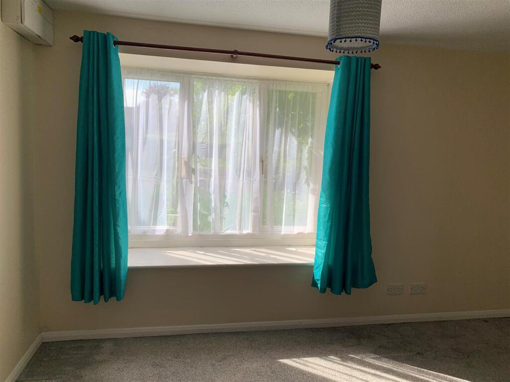 lounge window seat.jpg