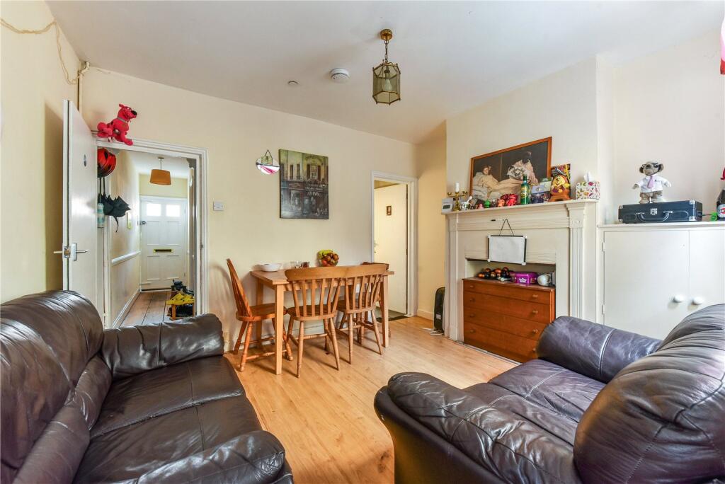 Sitting/Dining Room