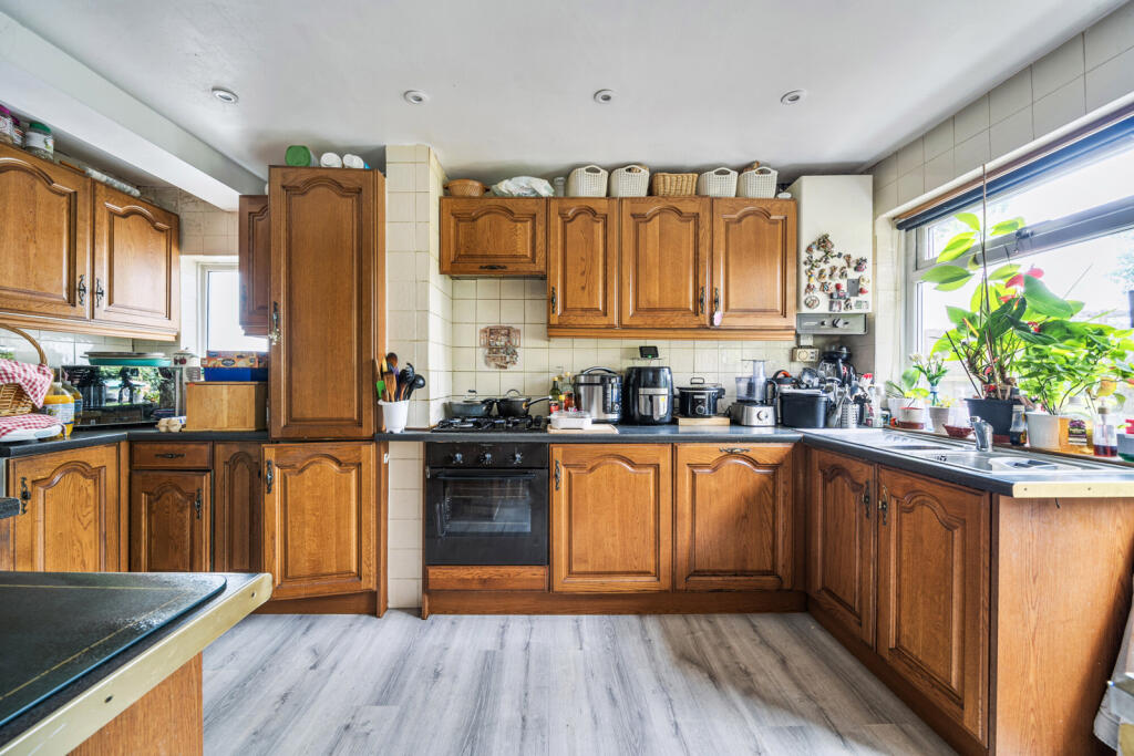 1318610-6-68652dc...