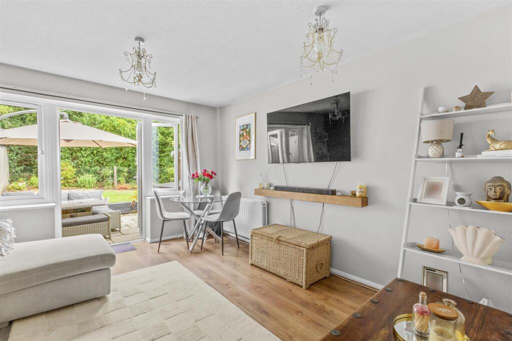 20 Boughton Way, HP6 6PU-9.jpg