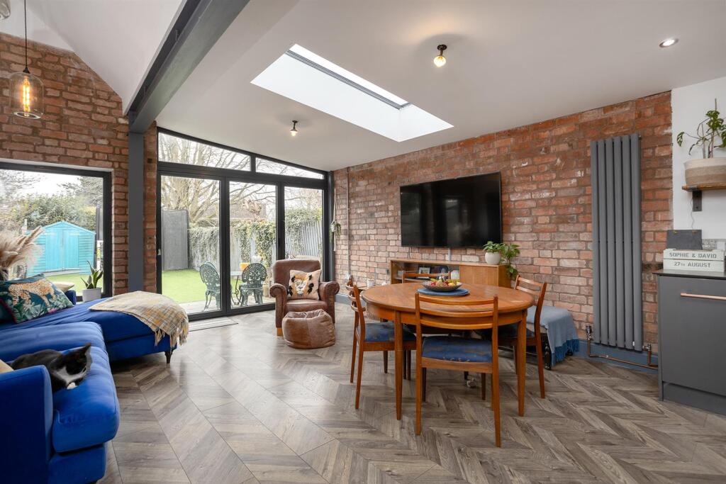 5 New Street. Lutterworth