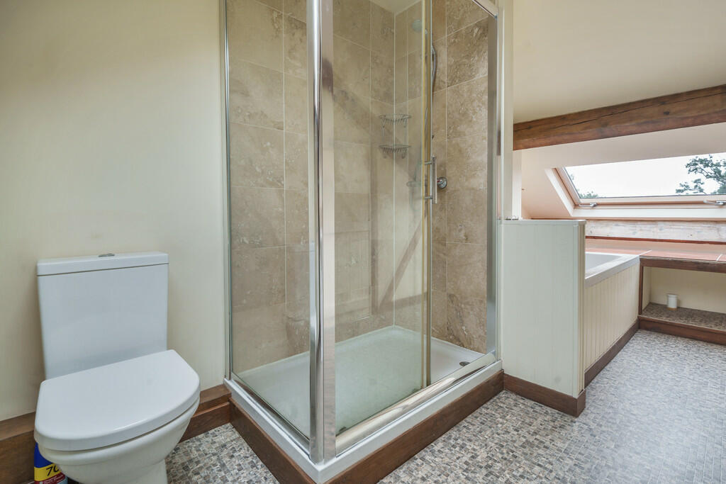 En-Suite Bathroom