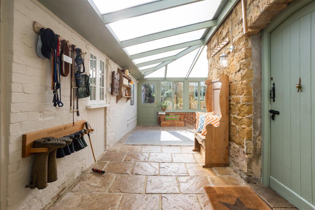 The Old Post Office, Hill Road