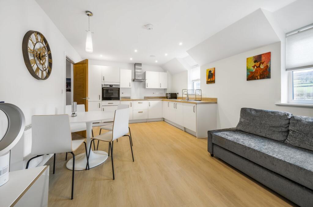 Living/Dining Area