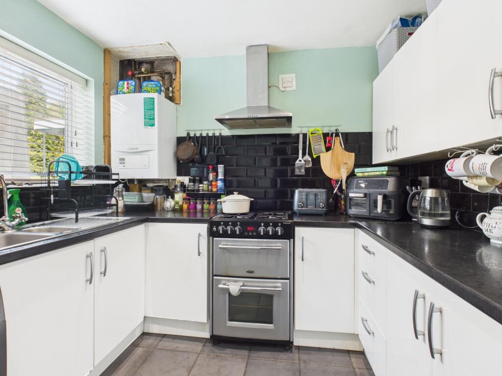 CAM03729G0-PR0029-STILL004