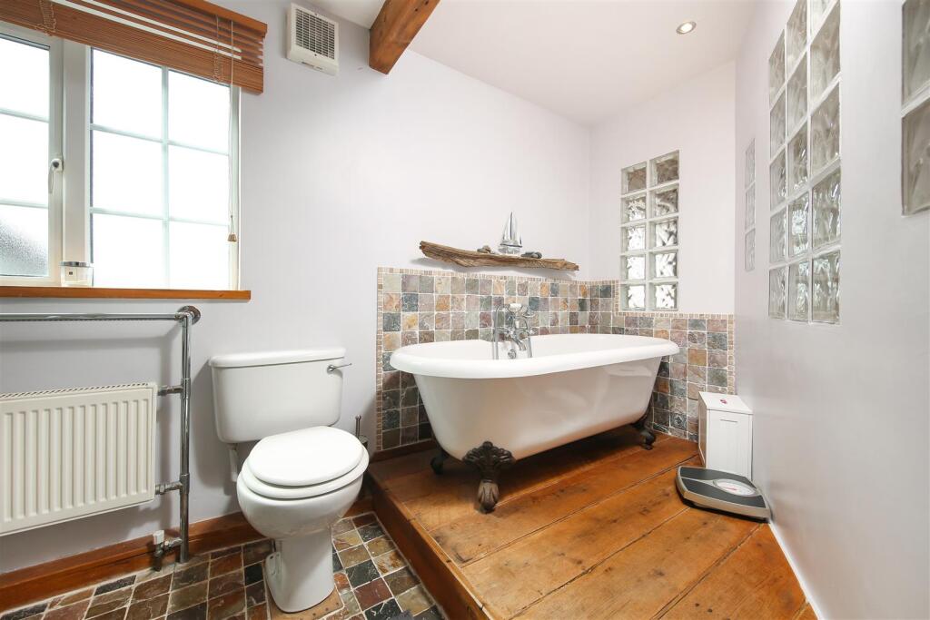 Ensuite.jpg