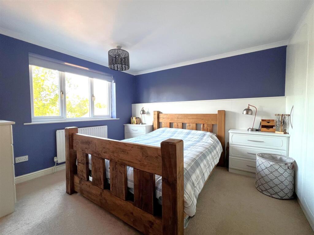 Bedroom 1.jpg
