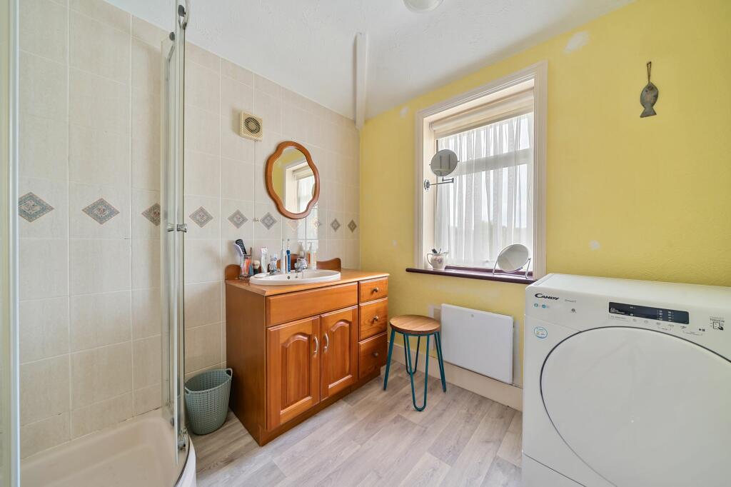 Shower Room (1)