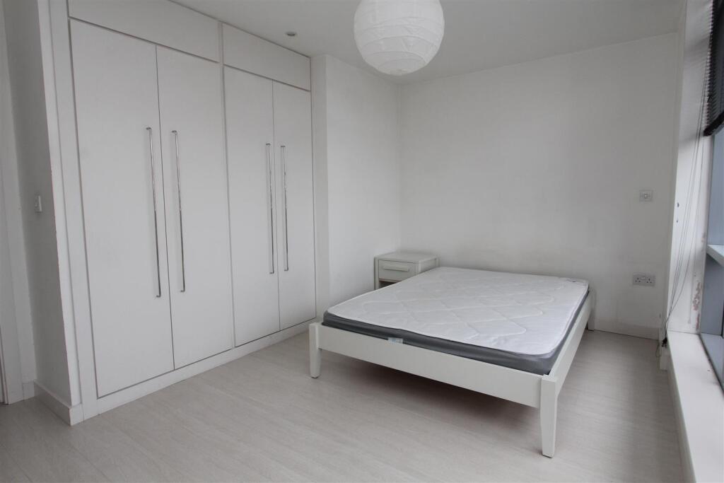 Bedroom.JPG